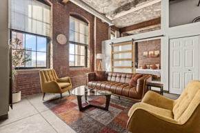 Luxury Industrial 2 Bedroom 2 Full Bath Strip District & Riverwalk